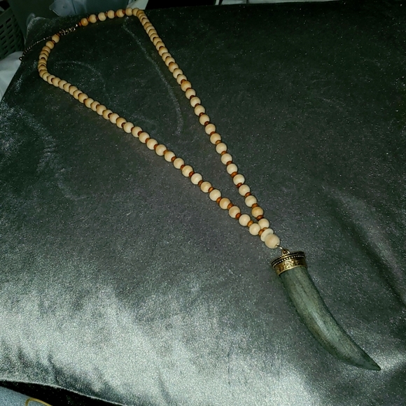 Jewelry - wood bead large horn necklace